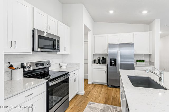 1377 Colebrook Circle SW, Palm Bay, FL 32908