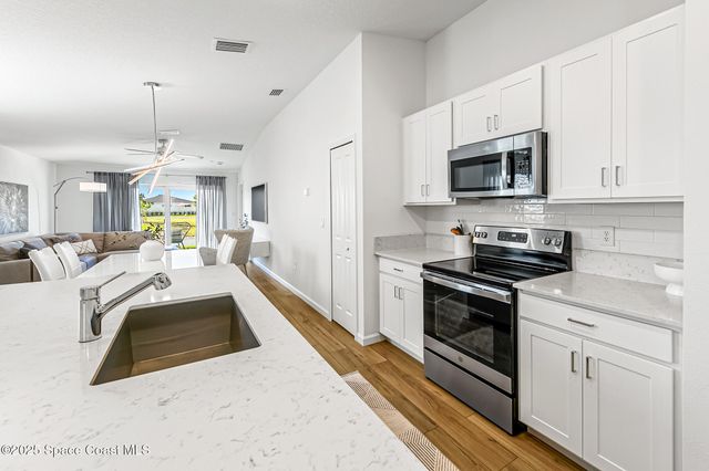 1377 Colebrook Circle SW, Palm Bay, FL 32908