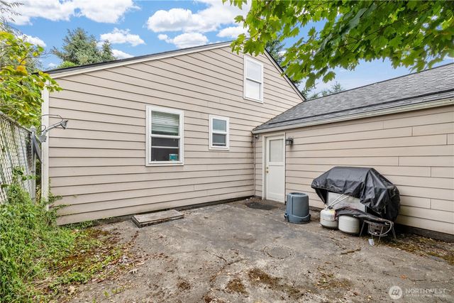 8316 121st Street SW, Lakewood, WA 98498