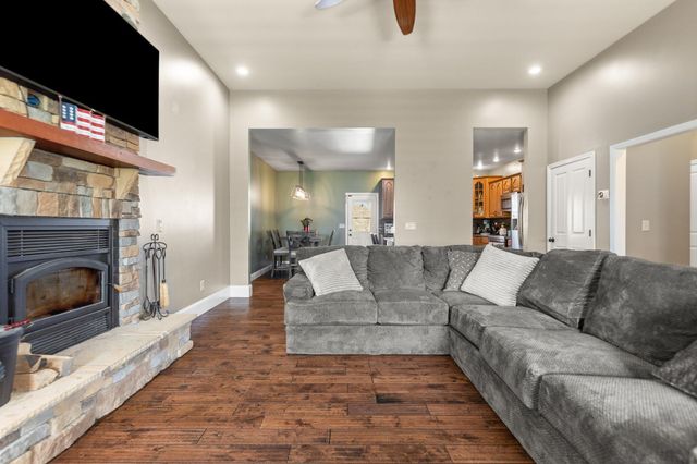 88 Hawkins Lane, Clay City, KY 40312