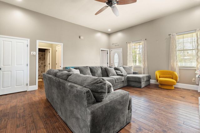 88 Hawkins Lane, Clay City, KY 40312