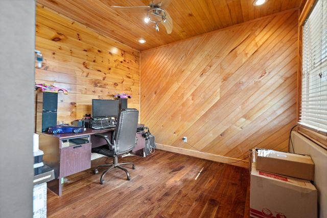 88 Hawkins Lane, Clay City, KY 40312