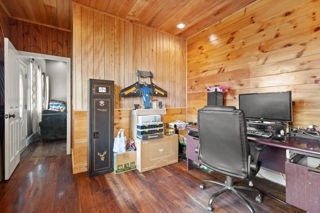 88 Hawkins Lane, Clay City, KY 40312