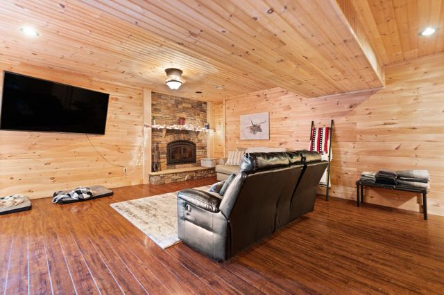 88 Hawkins Lane, Clay City, KY 40312