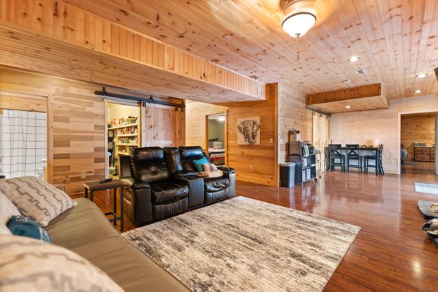 88 Hawkins Lane, Clay City, KY 40312