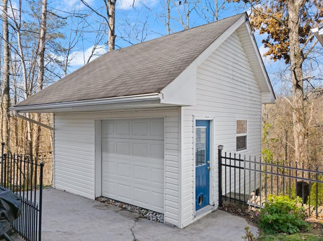 88 Hawkins Lane, Clay City, KY 40312