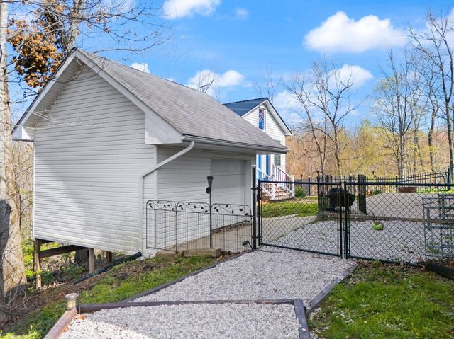 88 Hawkins Lane, Clay City, KY 40312