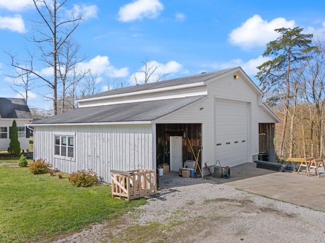 88 Hawkins Lane, Clay City, KY 40312