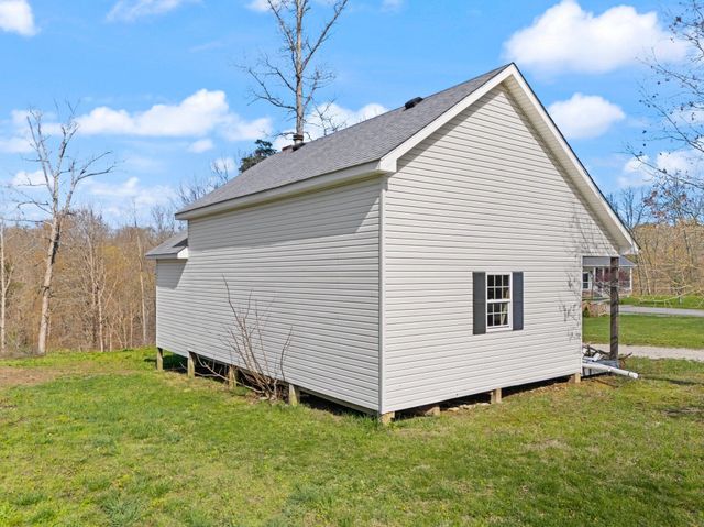 88 Hawkins Lane, Clay City, KY 40312