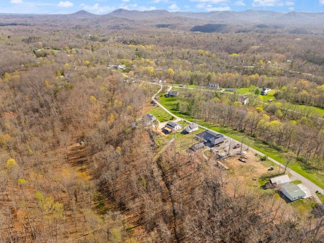 88 Hawkins Lane, Clay City, KY 40312