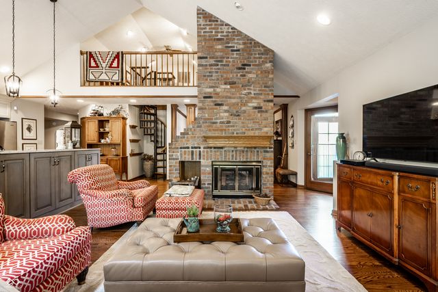 4682 Brentwood Court, Zionsville, IN 46077