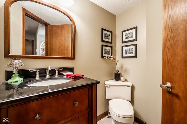 4682 Brentwood Court, Zionsville, IN 46077