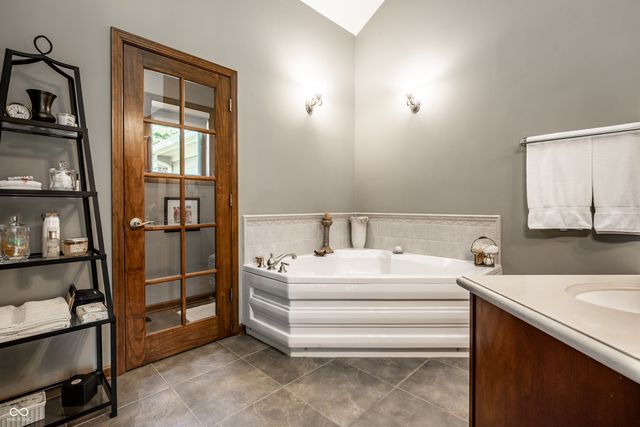 4682 Brentwood Court, Zionsville, IN 46077