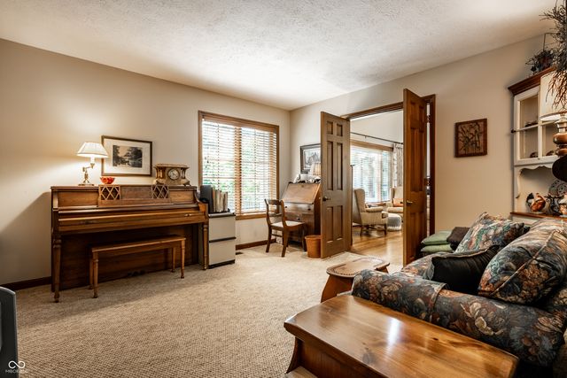 4682 Brentwood Court, Zionsville, IN 46077