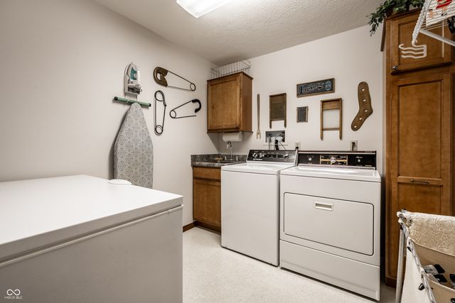 4682 Brentwood Court, Zionsville, IN 46077