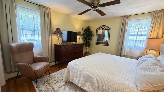 229 Mccarthy Ave, Chicopee, MA 01020