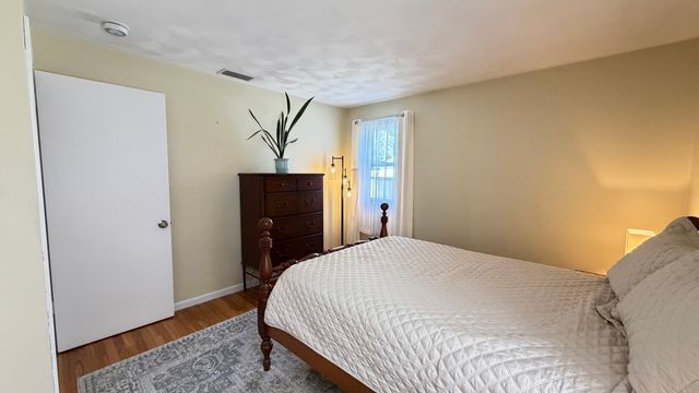 229 Mccarthy Ave, Chicopee, MA 01020
