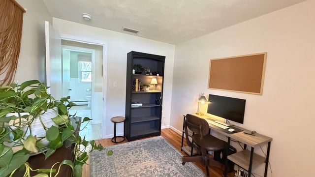 229 Mccarthy Ave, Chicopee, MA 01020