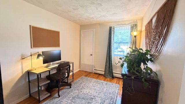 229 Mccarthy Ave, Chicopee, MA 01020