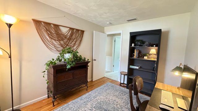 229 Mccarthy Ave, Chicopee, MA 01020