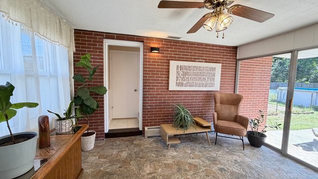229 Mccarthy Ave, Chicopee, MA 01020