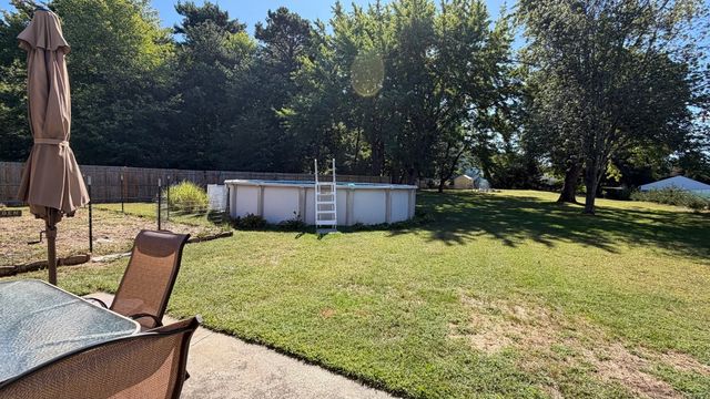 229 Mccarthy Ave, Chicopee, MA 01020