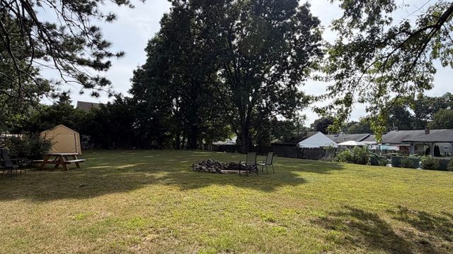 229 Mccarthy Ave, Chicopee, MA 01020