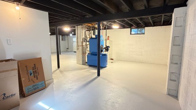 229 Mccarthy Ave, Chicopee, MA 01020