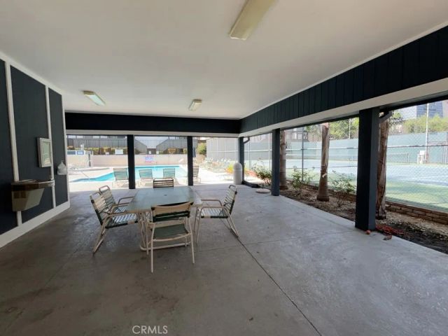 18550 Hatteras Street 21, Los Angeles, CA 91356