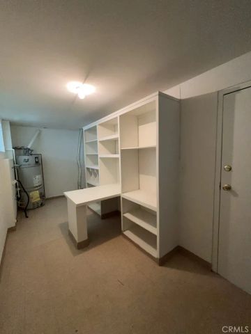 18550 Hatteras Street 21, Los Angeles, CA 91356