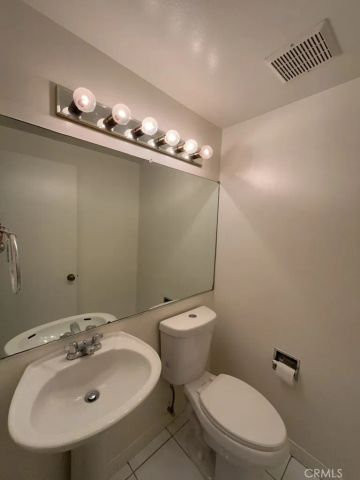 18550 Hatteras Street 21, Los Angeles, CA 91356