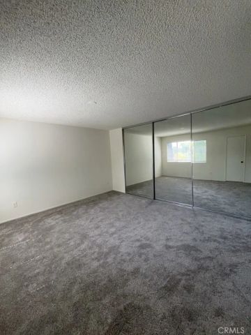 18550 Hatteras Street 21, Los Angeles, CA 91356