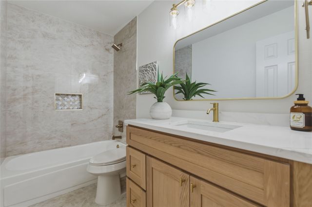 4122 Heartstone Drive, Grapevine, TX 76051