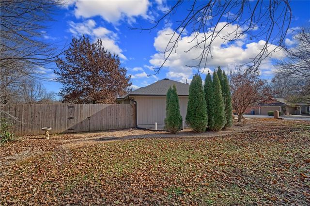 13 kirkcaldy Drive, Bella Vista, AR 72715