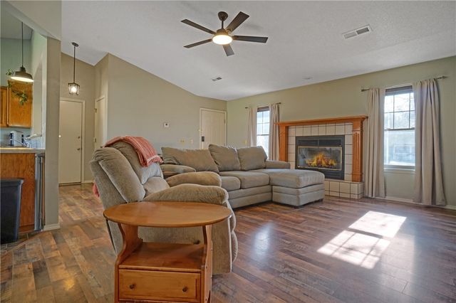 13 kirkcaldy Drive, Bella Vista, AR 72715