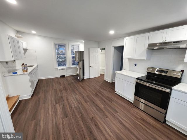 331 S 2ND ST, Saint Clair, PA 17970