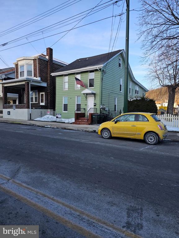 331 S 2ND ST, Saint Clair, PA 17970