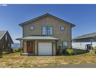 962 Sw WAZIYATA Ave, Waldport, OR 97394
