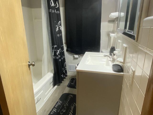 3922 N 80th STREET, Milwaukee, WI 53222