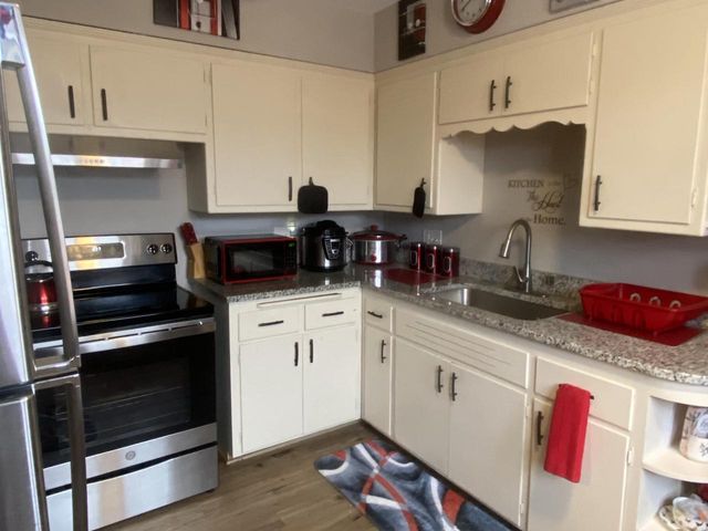 3922 N 80th STREET, Milwaukee, WI 53222