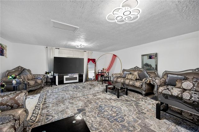 4673 Arrowhead SW Trail, Lilburn, GA 30047