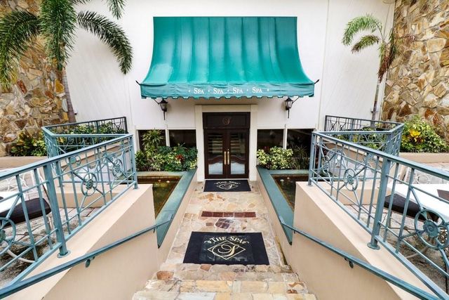 30303 LAURELWOOD LANE, Wesley Chapel, FL 33543