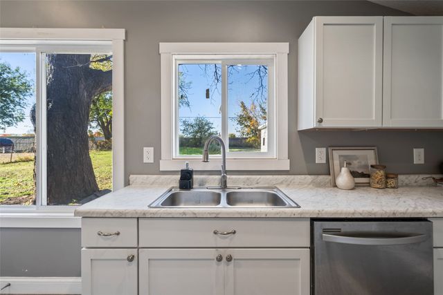 2324 E 23rd Street, Des Moines, IA 50317