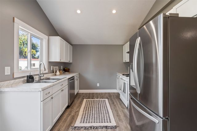 2324 E 23rd Street, Des Moines, IA 50317