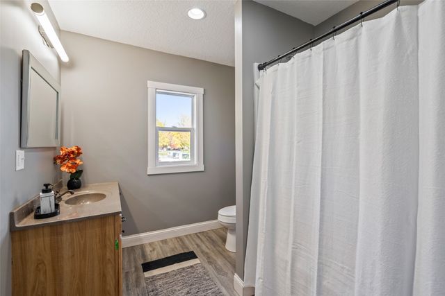 2324 E 23rd Street, Des Moines, IA 50317