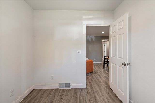 2324 E 23rd Street, Des Moines, IA 50317