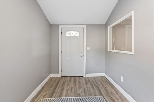 2324 E 23rd Street, Des Moines, IA 50317