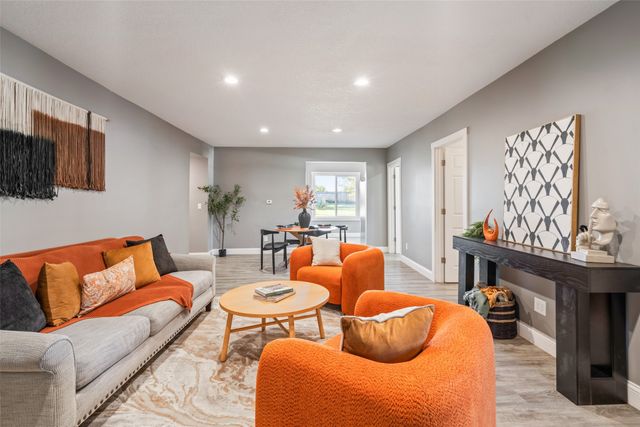 2324 E 23rd Street, Des Moines, IA 50317