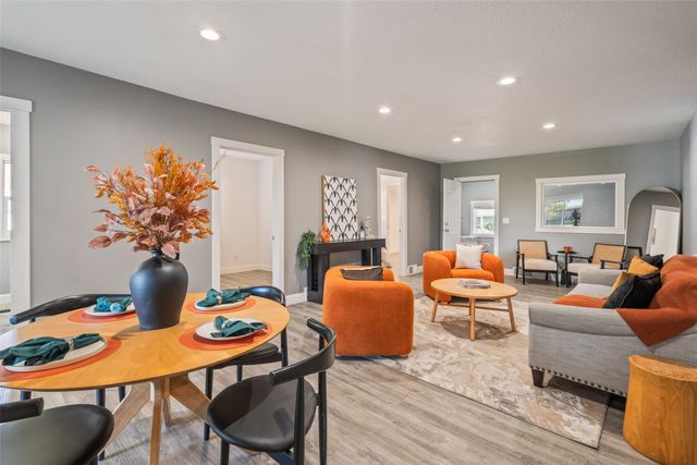 2324 E 23rd Street, Des Moines, IA 50317