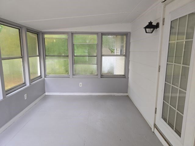 28 Arnold St, Taunton, MA 02780